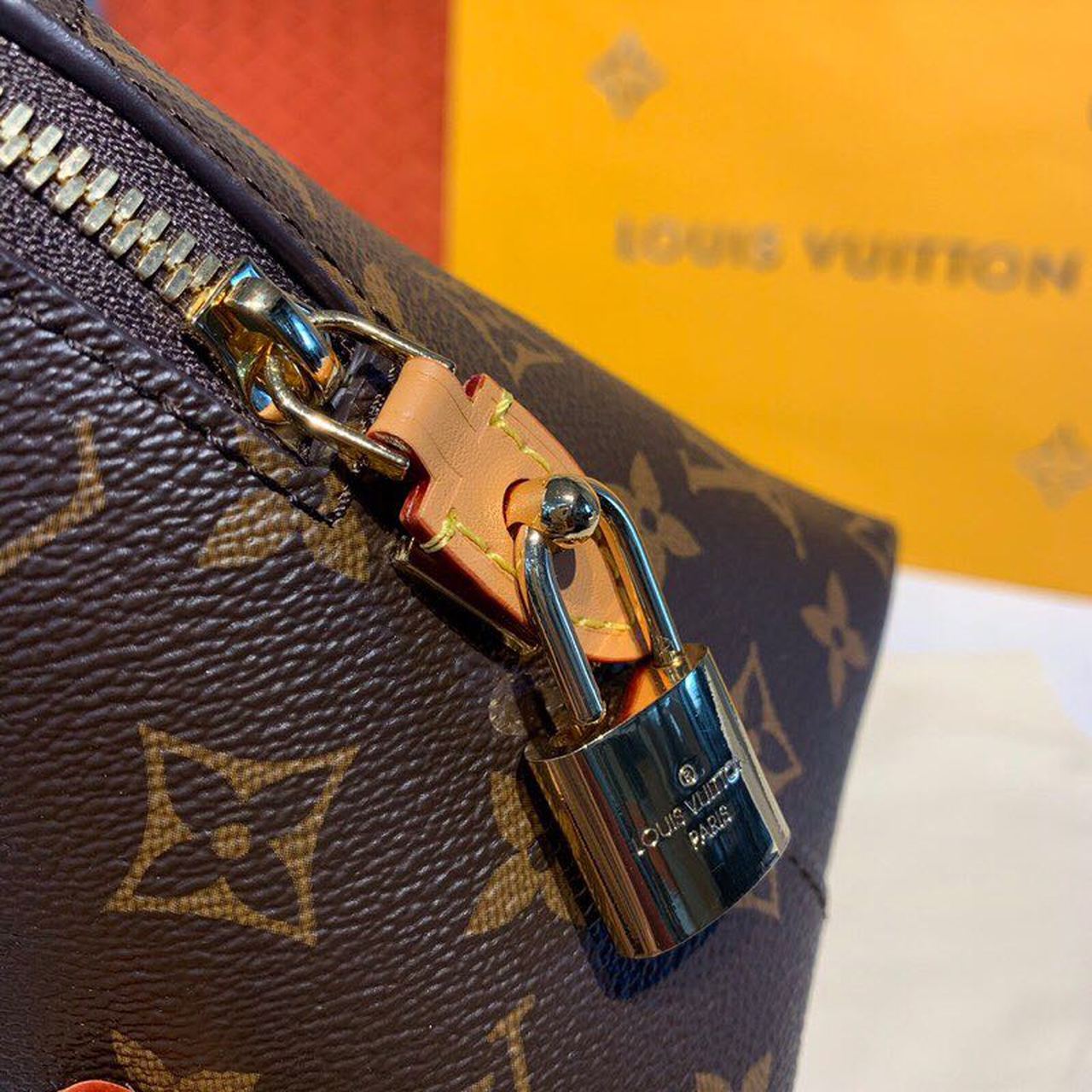 LV Moon Backpack Monogram Canvas By Nicolas GhesquiÃƒÂ¨re For The LV Cruise Collection, WoBags 32cm LV M44944