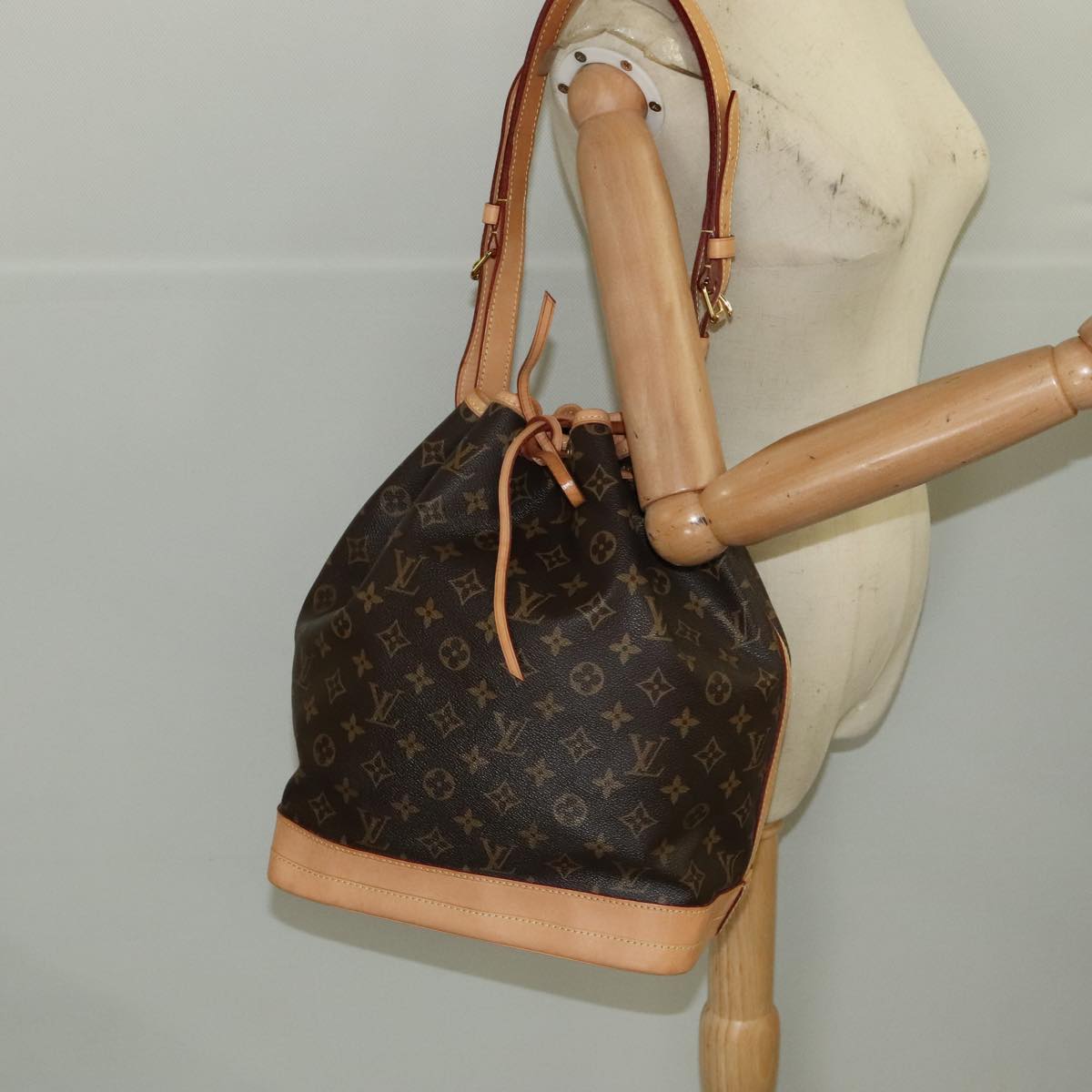 LOUIS VUITTON Monogram Noe Shoulder Bag M42224 LV 103369A
