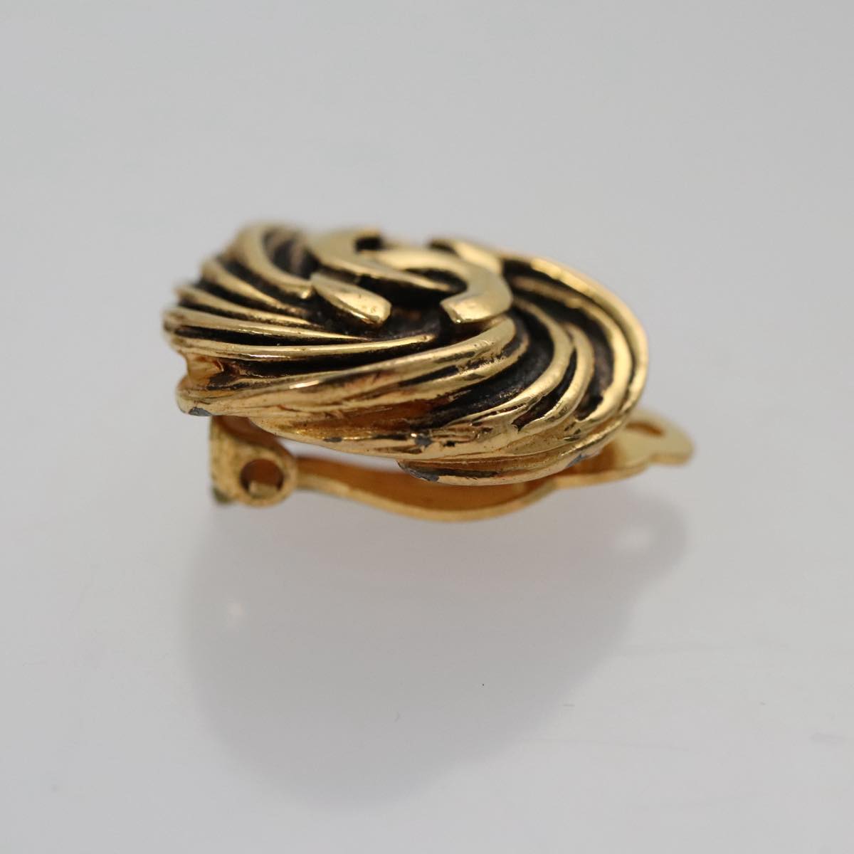 CHANEL Earring metal Gold CC 103473