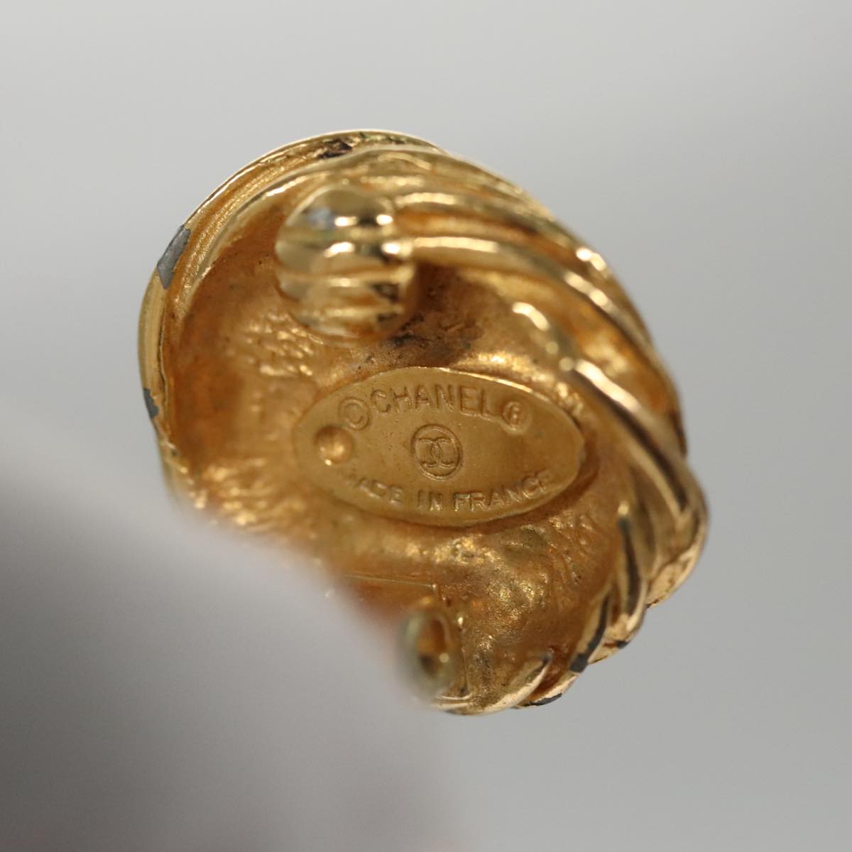 CHANEL Earring metal Gold CC 103473