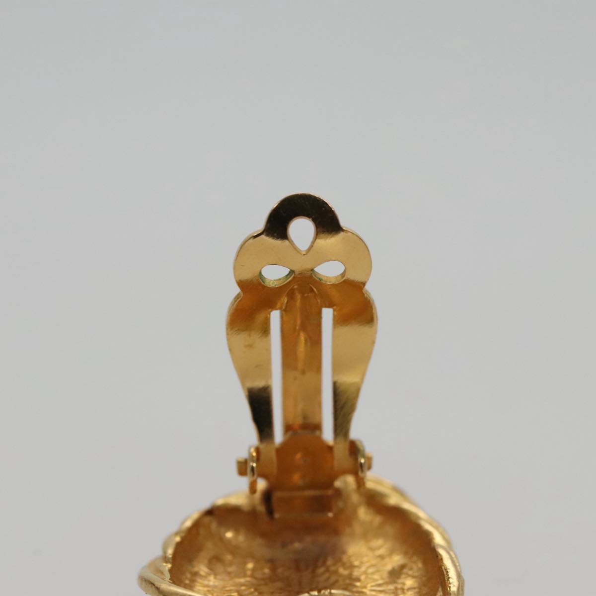 CHANEL Earring metal Gold CC 103473