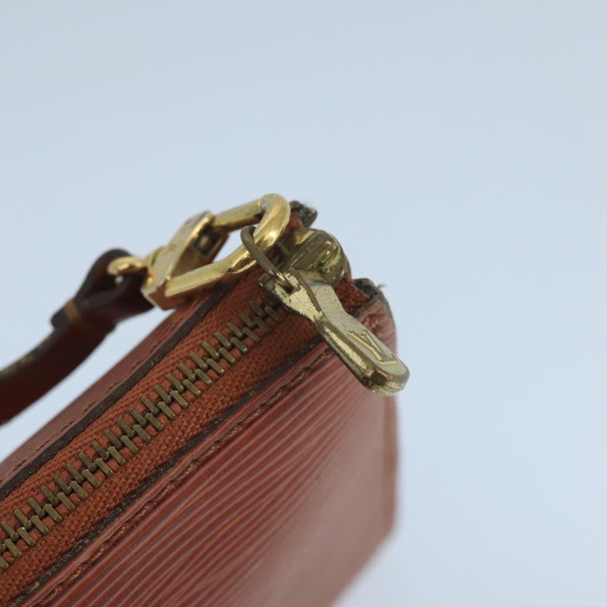 LOUIS VUITTON Epi Pochette Accessoires Pouch Brown M52953 LV 103752