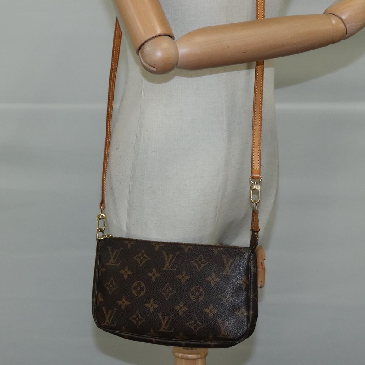 LOUIS VUITTON Monogram Pochette Accessoires Pouch M51980 LV 104279
