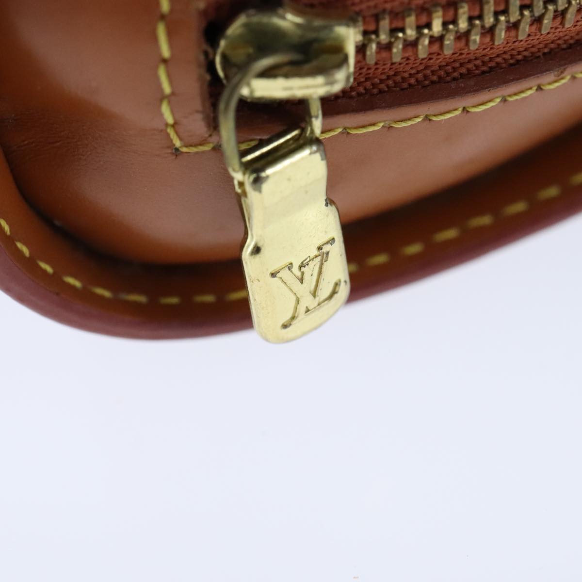 LOUIS VUITTON Epi Dauphine PM Pouch Brown M48443 LV 104344