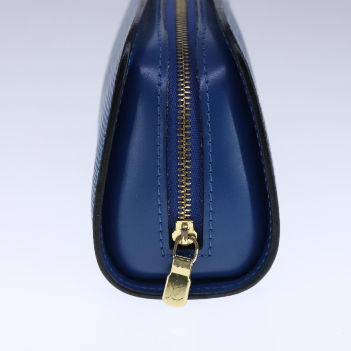 LOUIS VUITTON Epi Dauphine PM Pouch Blue M48445 LV 104349
