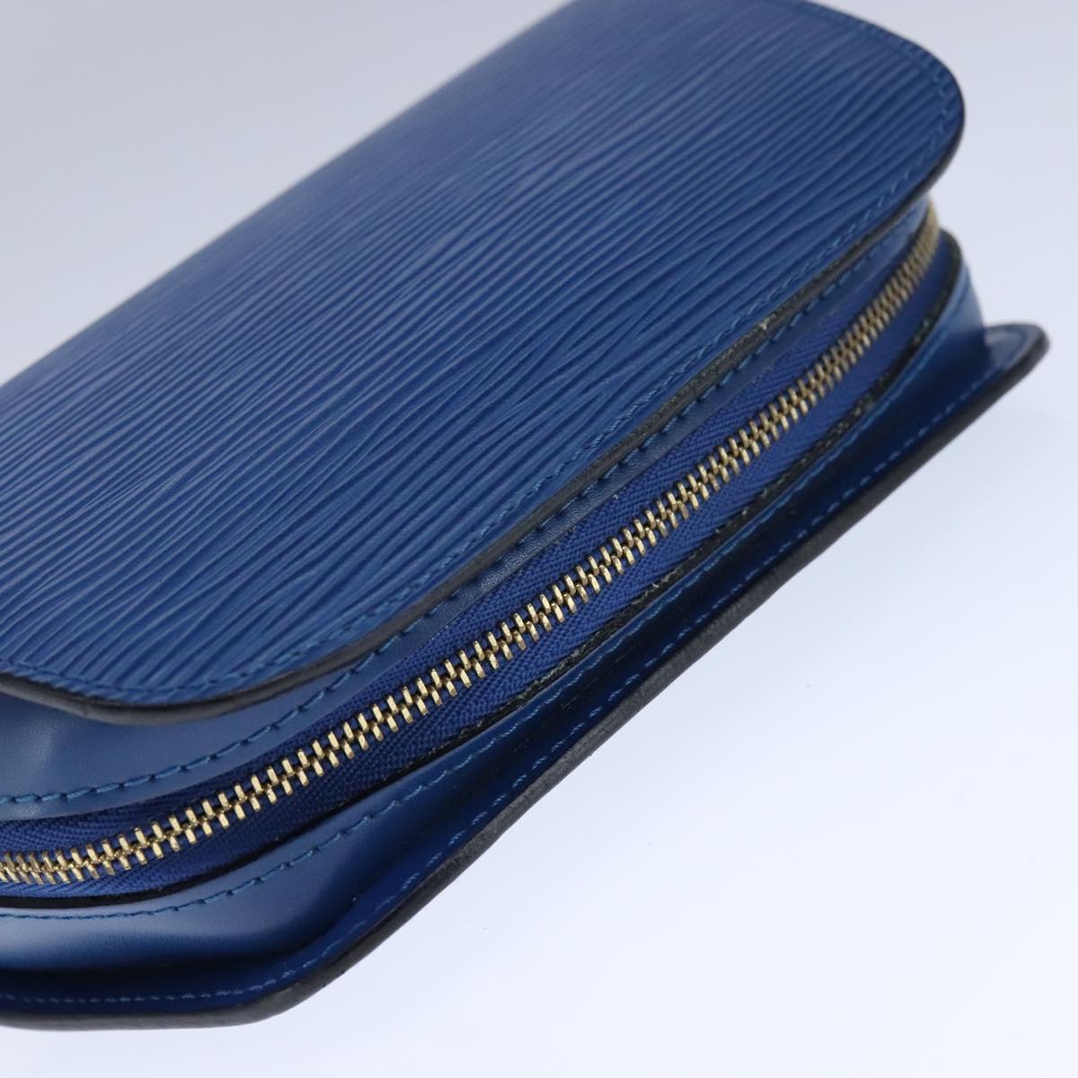 LOUIS VUITTON Epi Dauphine PM Pouch Blue M48445 LV 104349