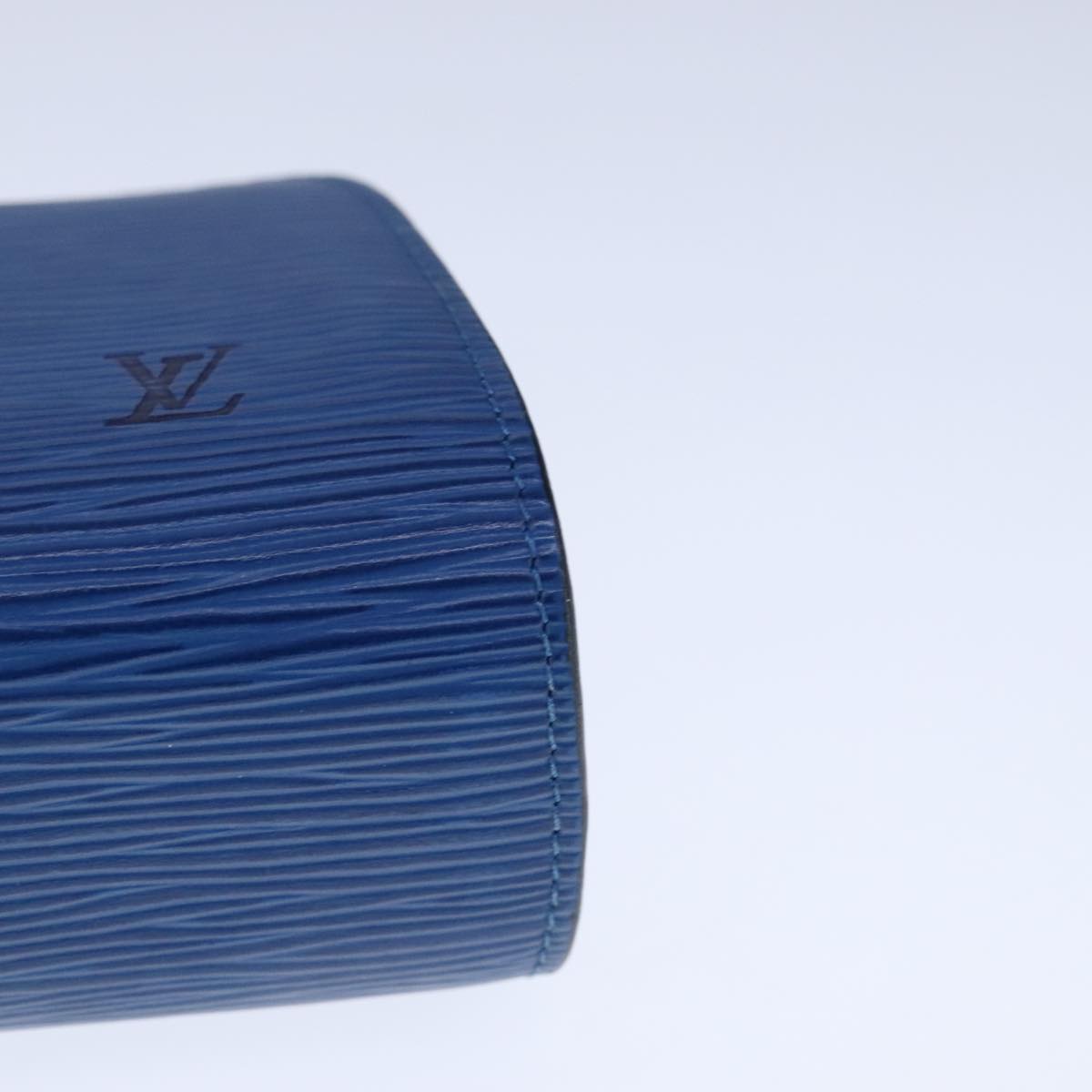 LOUIS VUITTON Epi Dauphine PM Pouch Blue M48445 LV 104349