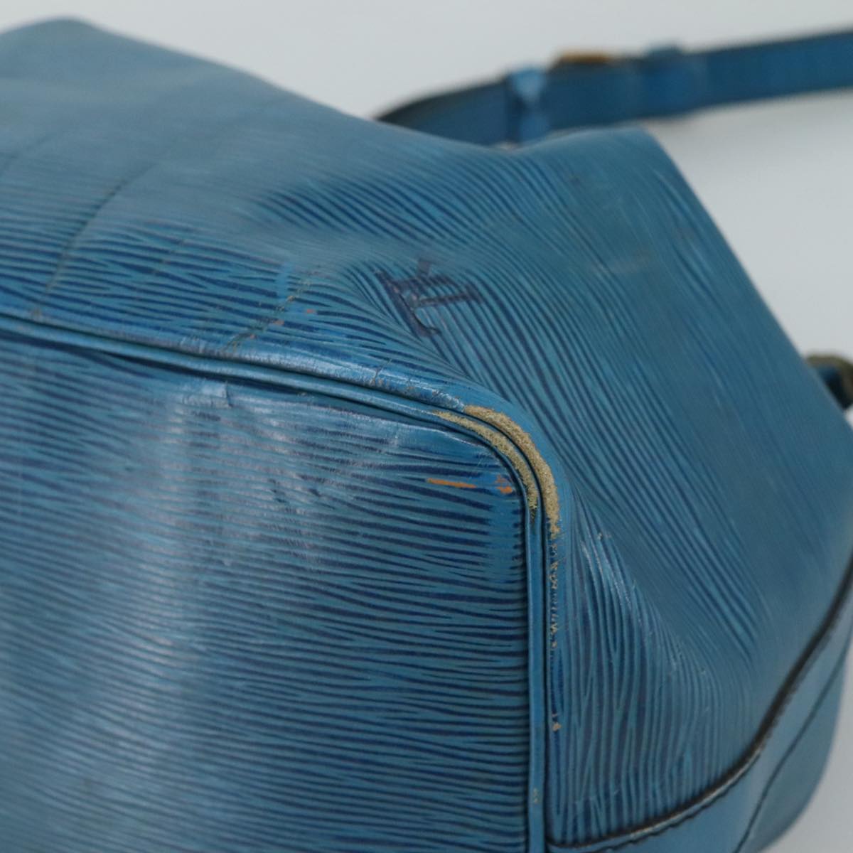LOUIS VUITTON Epi Petit Noe Shoulder Bag Blue M44105 LV 104365