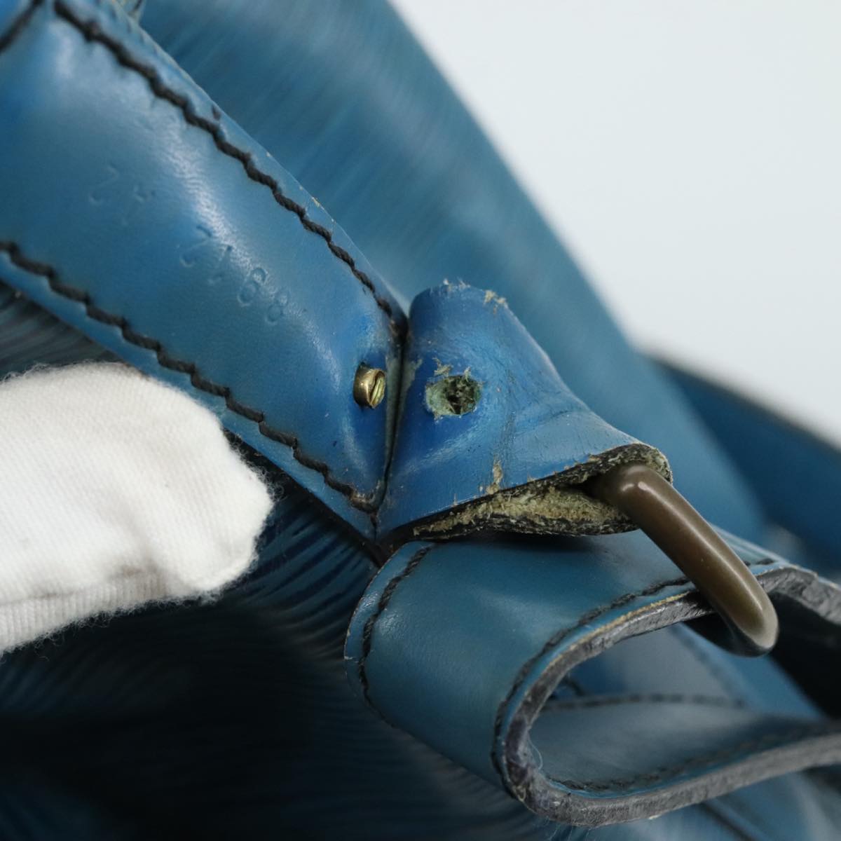 LOUIS VUITTON Epi Petit Noe Shoulder Bag Blue M44105 LV 104365