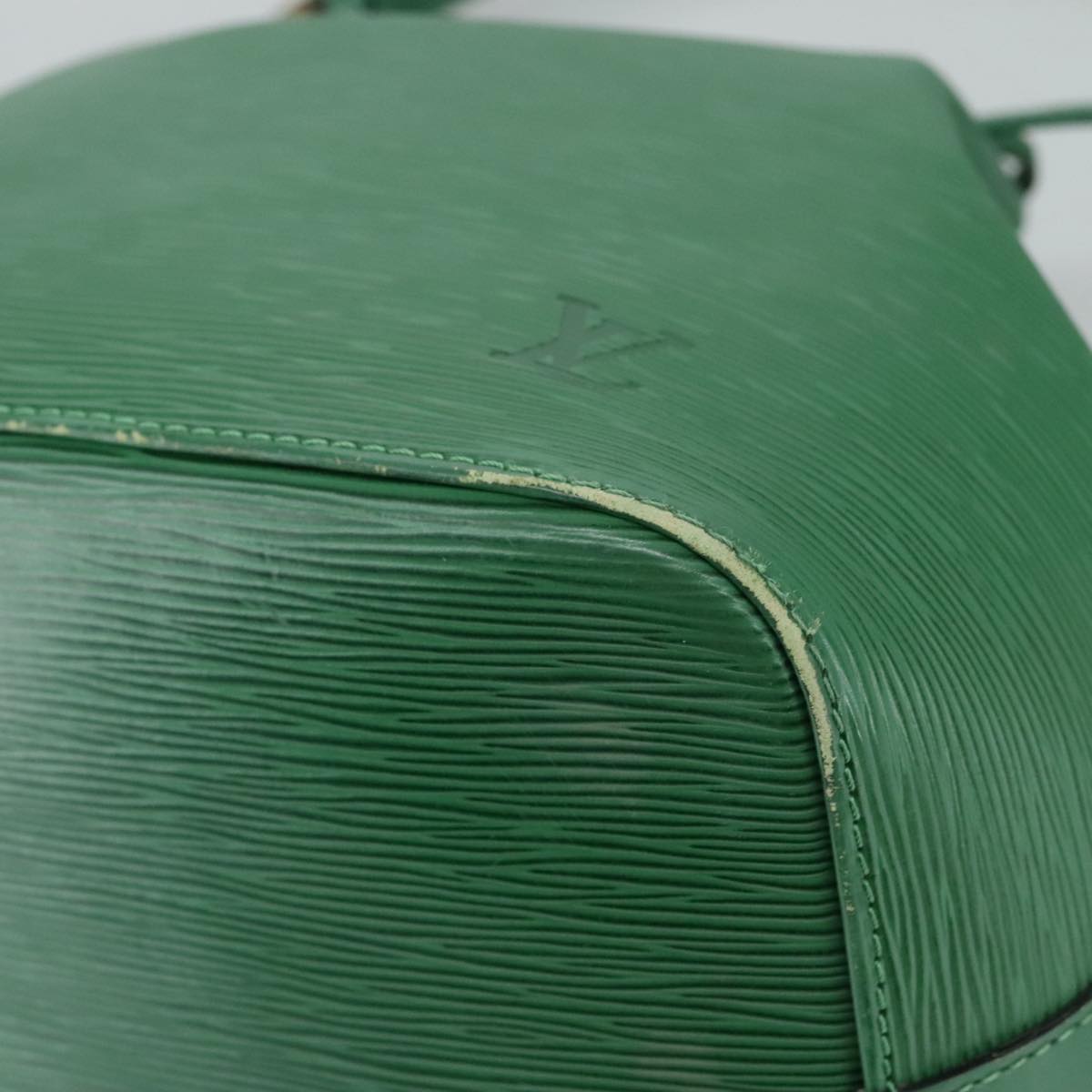 LOUIS VUITTON Epi Petit Noe Shoulder Bag Green M44102 LV 104398