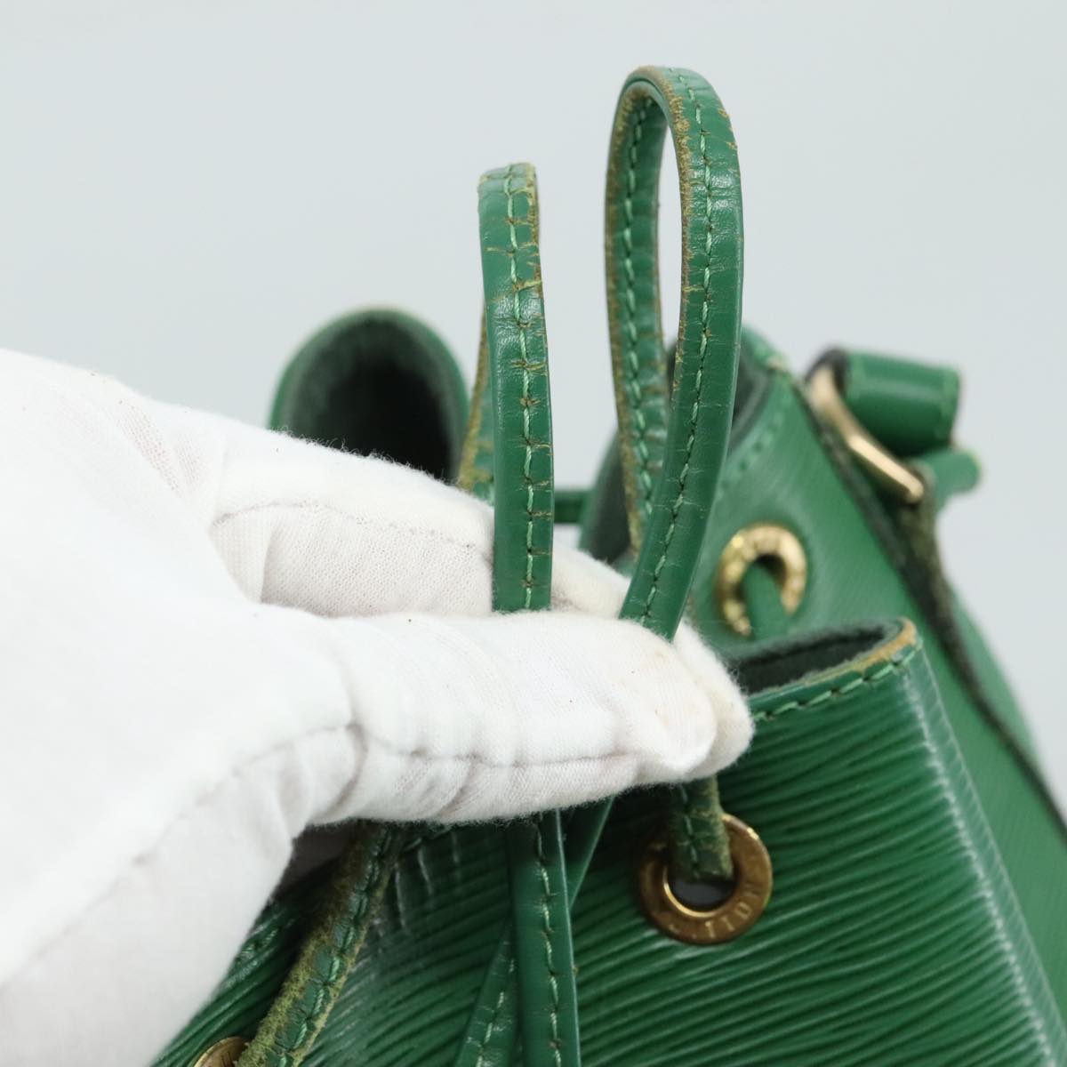 LOUIS VUITTON Epi Petit Noe Shoulder Bag Green M44102 LV 104398