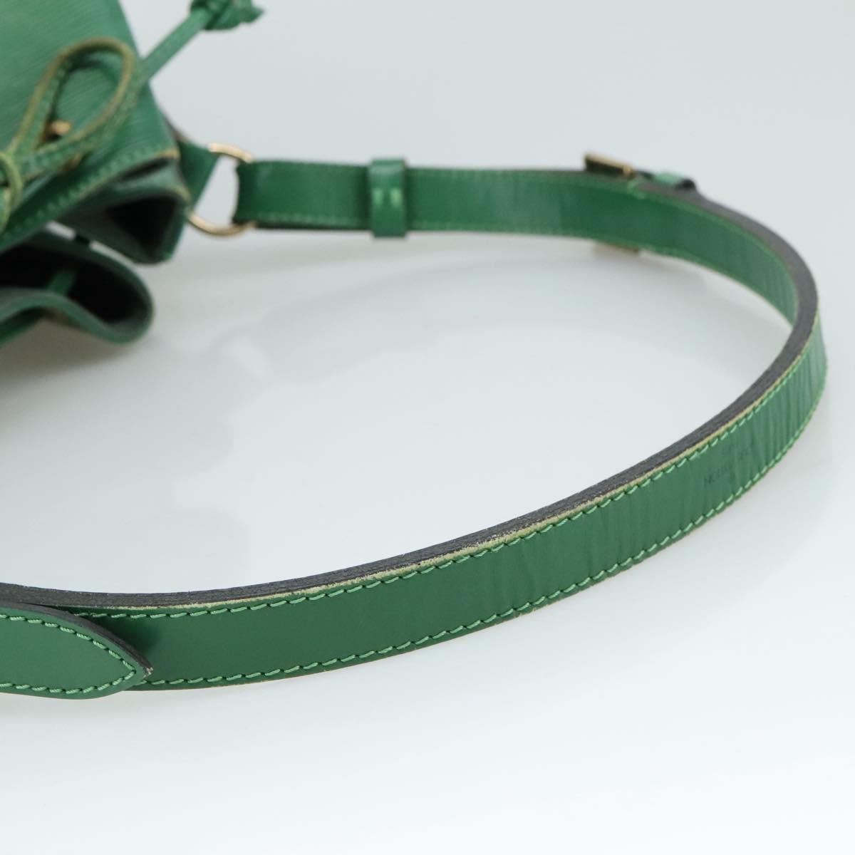 LOUIS VUITTON Epi Petit Noe Shoulder Bag Green M44102 LV 104398