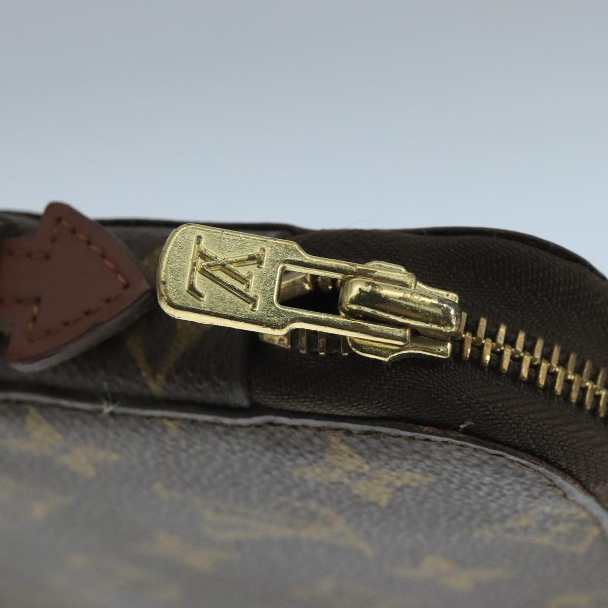 LOUIS VUITTON Monogram Poche Escapade Travel Case M60113 LV 104404A