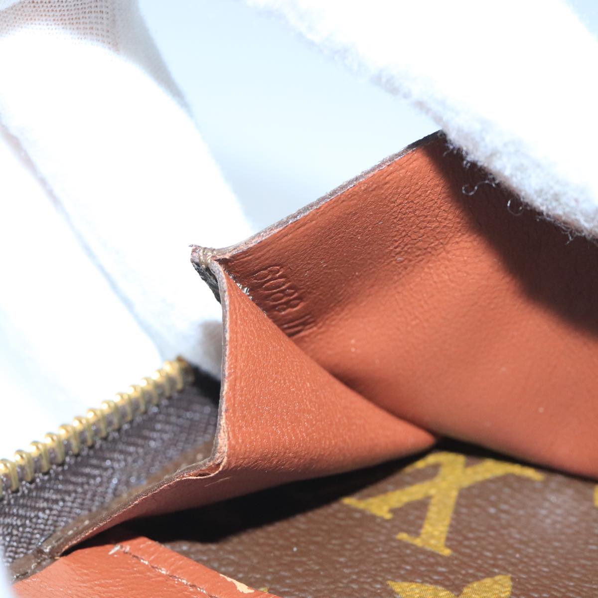 LOUIS VUITTON Monogram Poche Escapade Travel Case M60113 LV 104404A