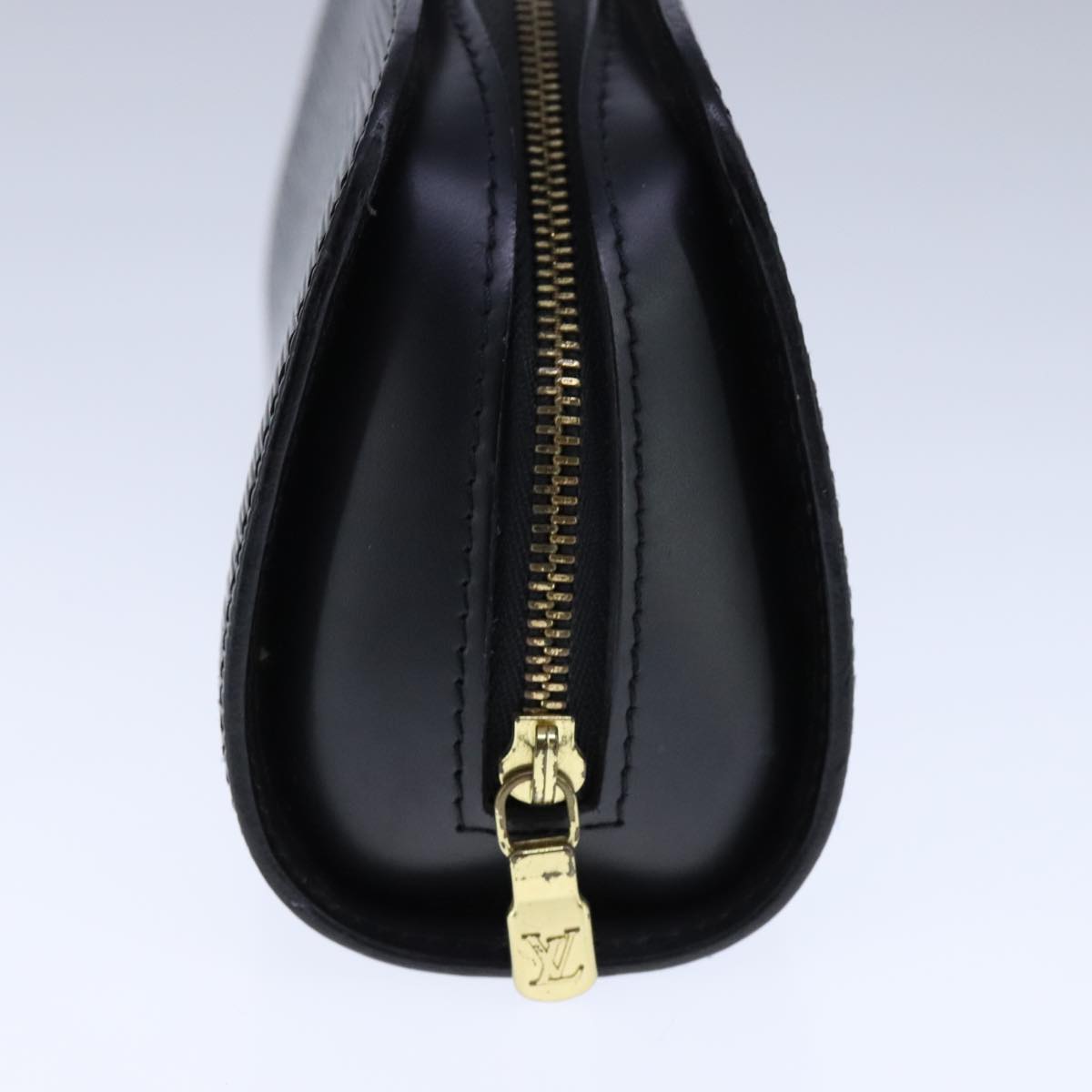 LOUIS VUITTON Epi Dauphine PM Pouch Black M48442 LV 104407