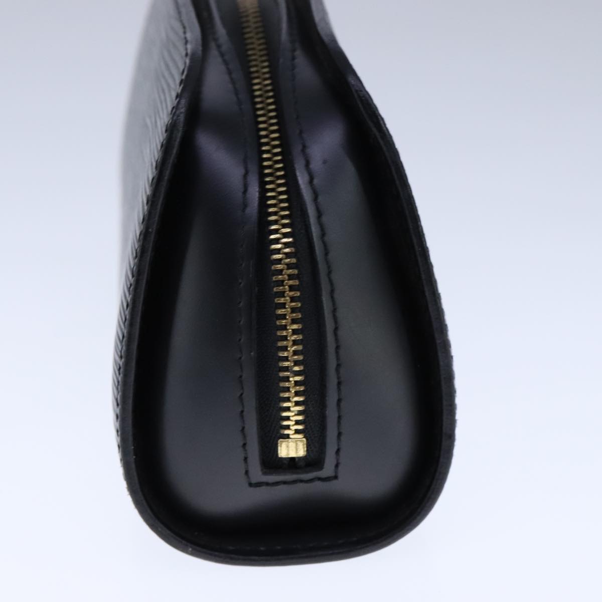 LOUIS VUITTON Epi Dauphine PM Pouch Black M48442 LV 104407