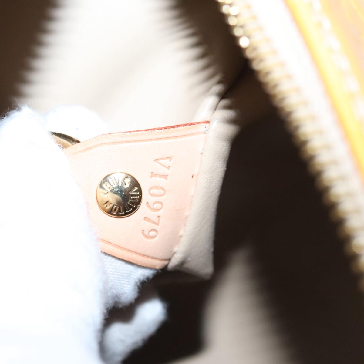 LOUIS VUITTON Monogram Vernis Bedford Hand Bag Beige M91006 LV 104718