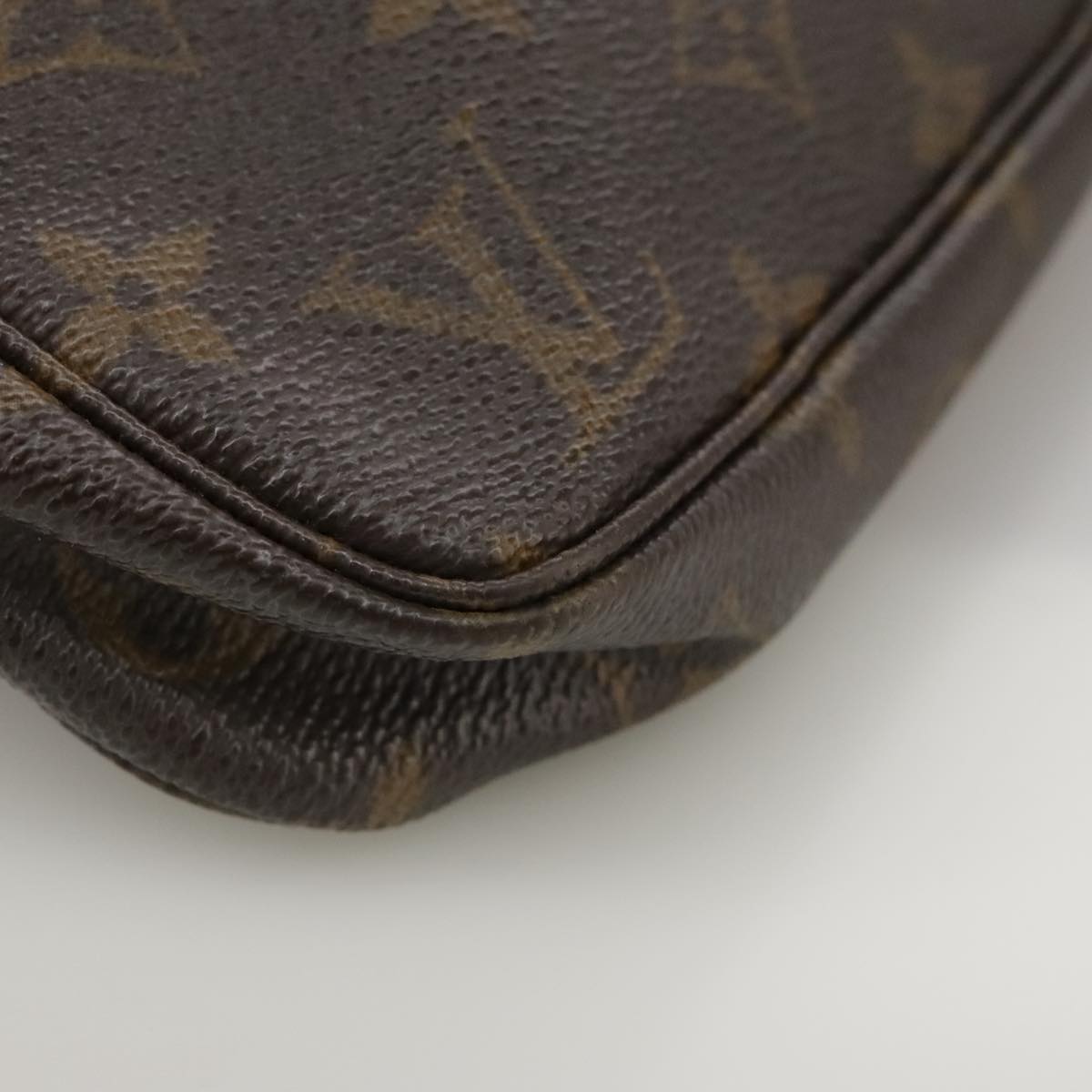 LOUIS VUITTON Monogram Pochette Accessoires Pouch M51980 LV 104790
