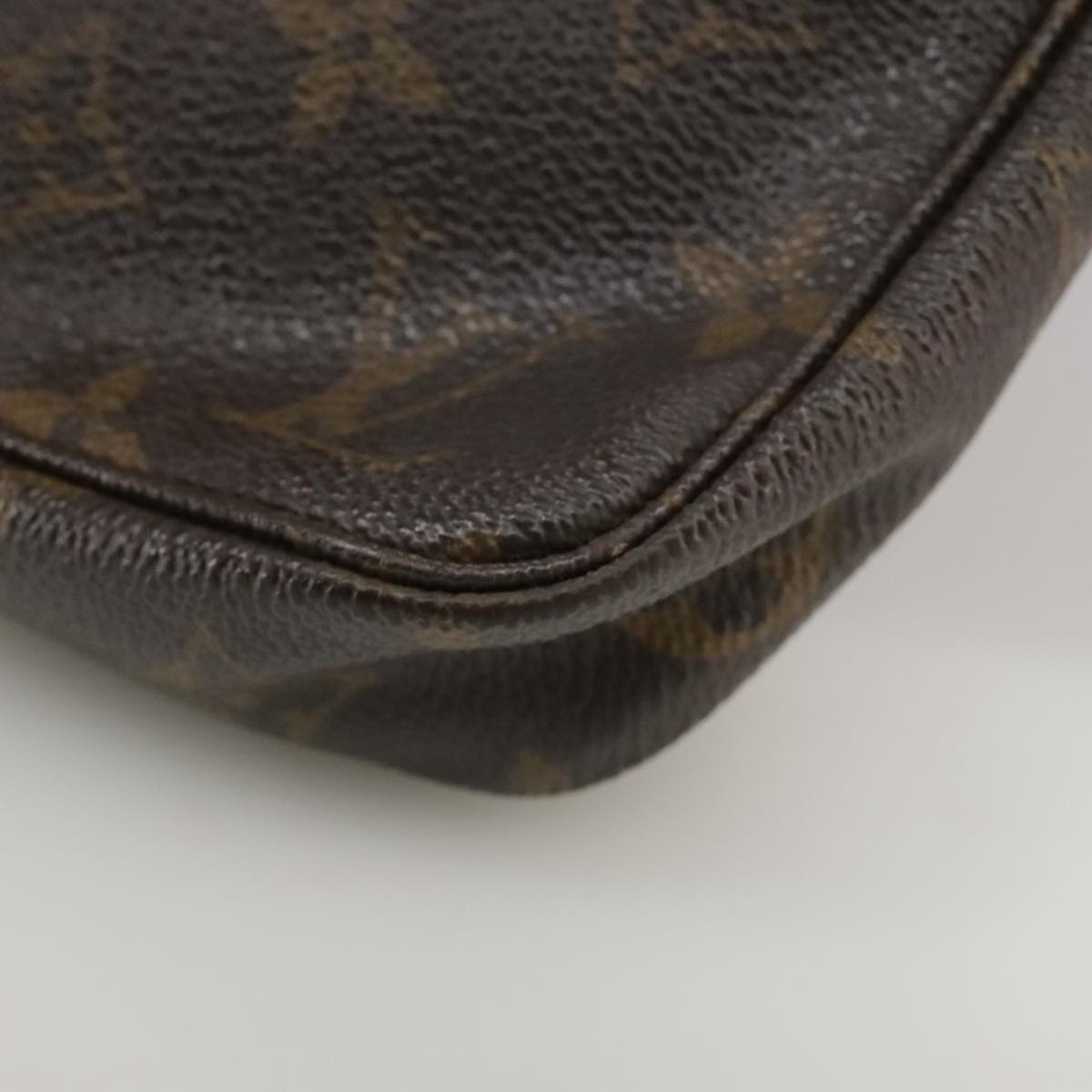 LOUIS VUITTON Monogram Pochette Accessoires Pouch M51980 LV 104790