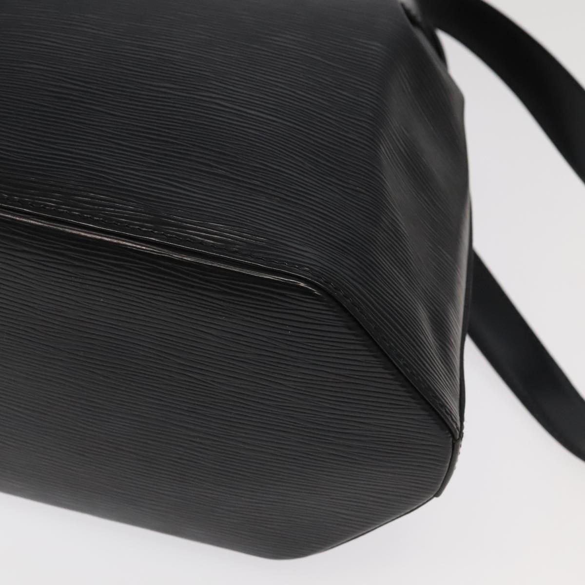LOUIS VUITTON Epi Sac Depaule GM Shoulder Bag Black M80155 LV 104919
