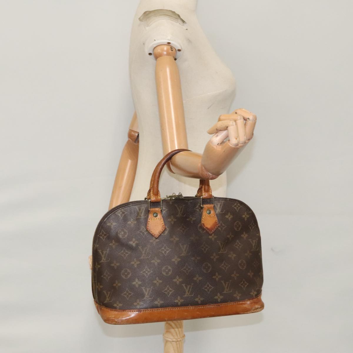 LOUIS VUITTON Monogram Alma Hand Bag M51130 LV 104928