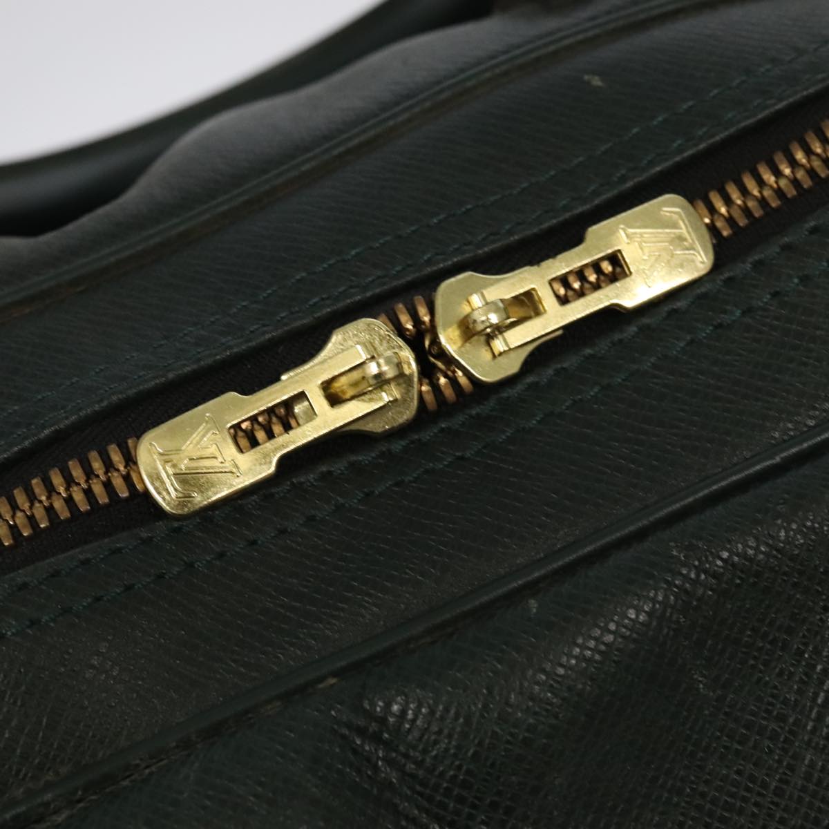 LOUIS VUITTON Taiga Kendall GM Boston Bag Epicea M30114 LV 104949