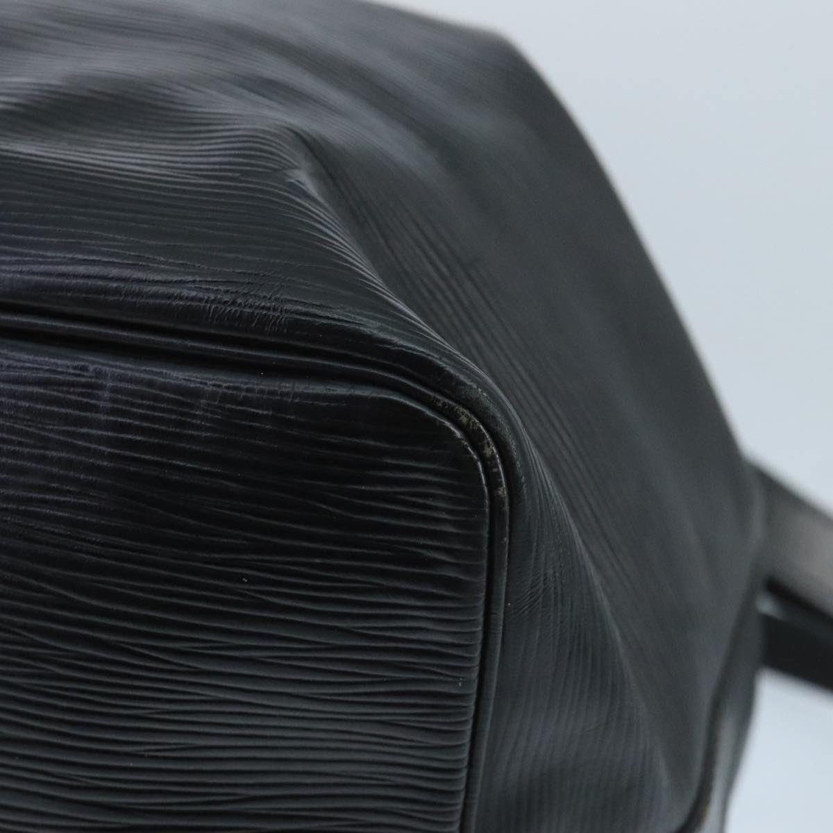 LOUIS VUITTON Epi Petit Noe Shoulder Bag Black M44102 LV 104989