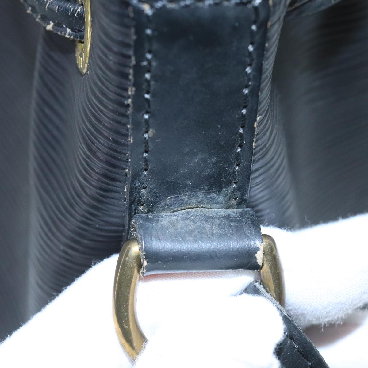 LOUIS VUITTON Epi Petit Noe Shoulder Bag Black M44102 LV 104989