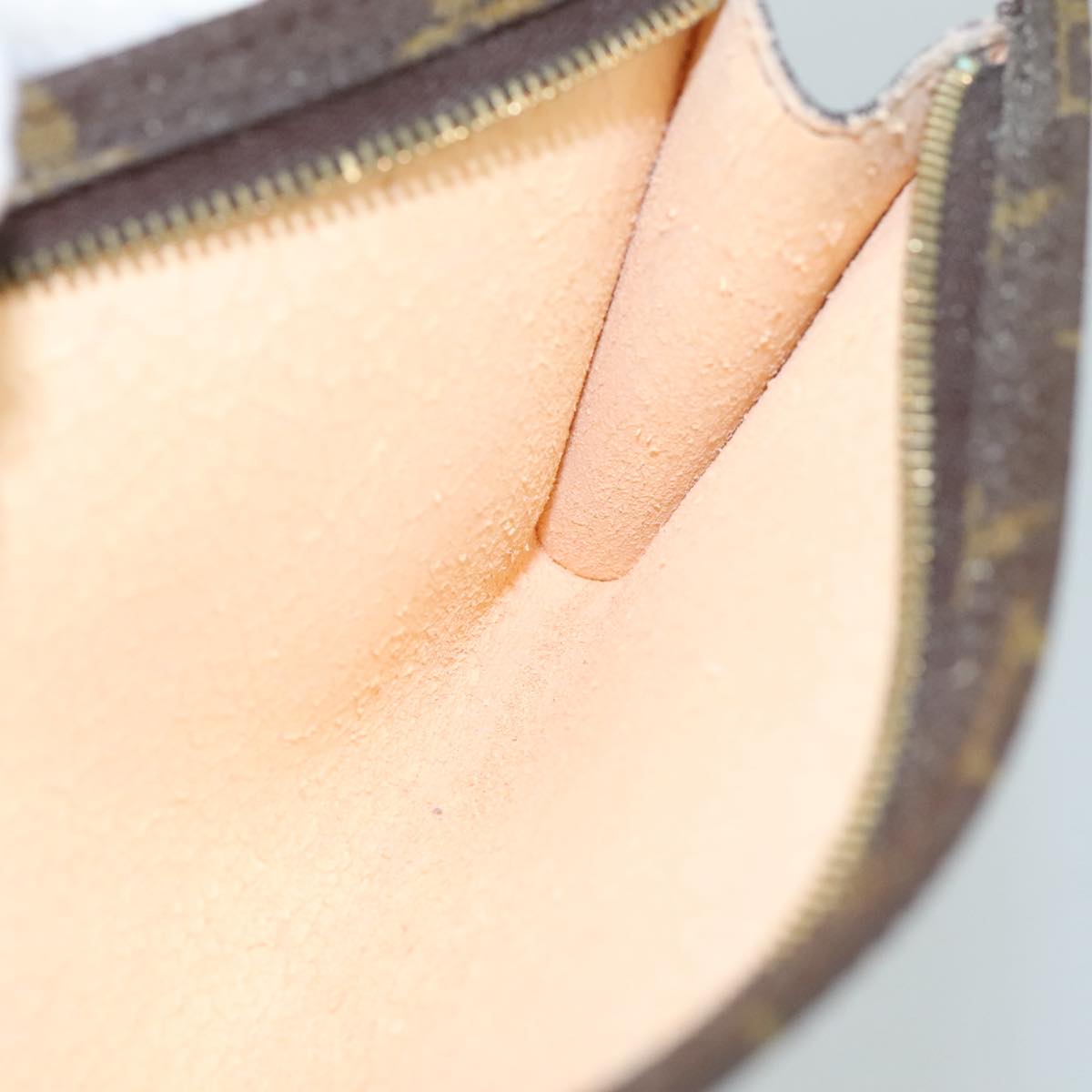 LOUIS VUITTON Monogram Bucket GM Pouch Accessory Pouch LV 105981