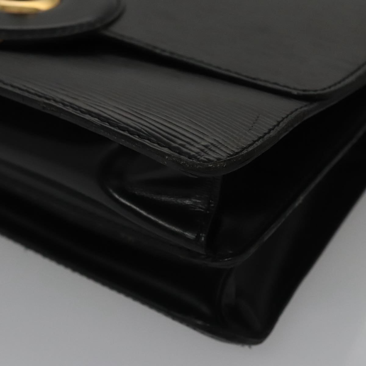 LOUIS VUITTON Epi Free Run Shoulder Bag Black M52402 LV 106127