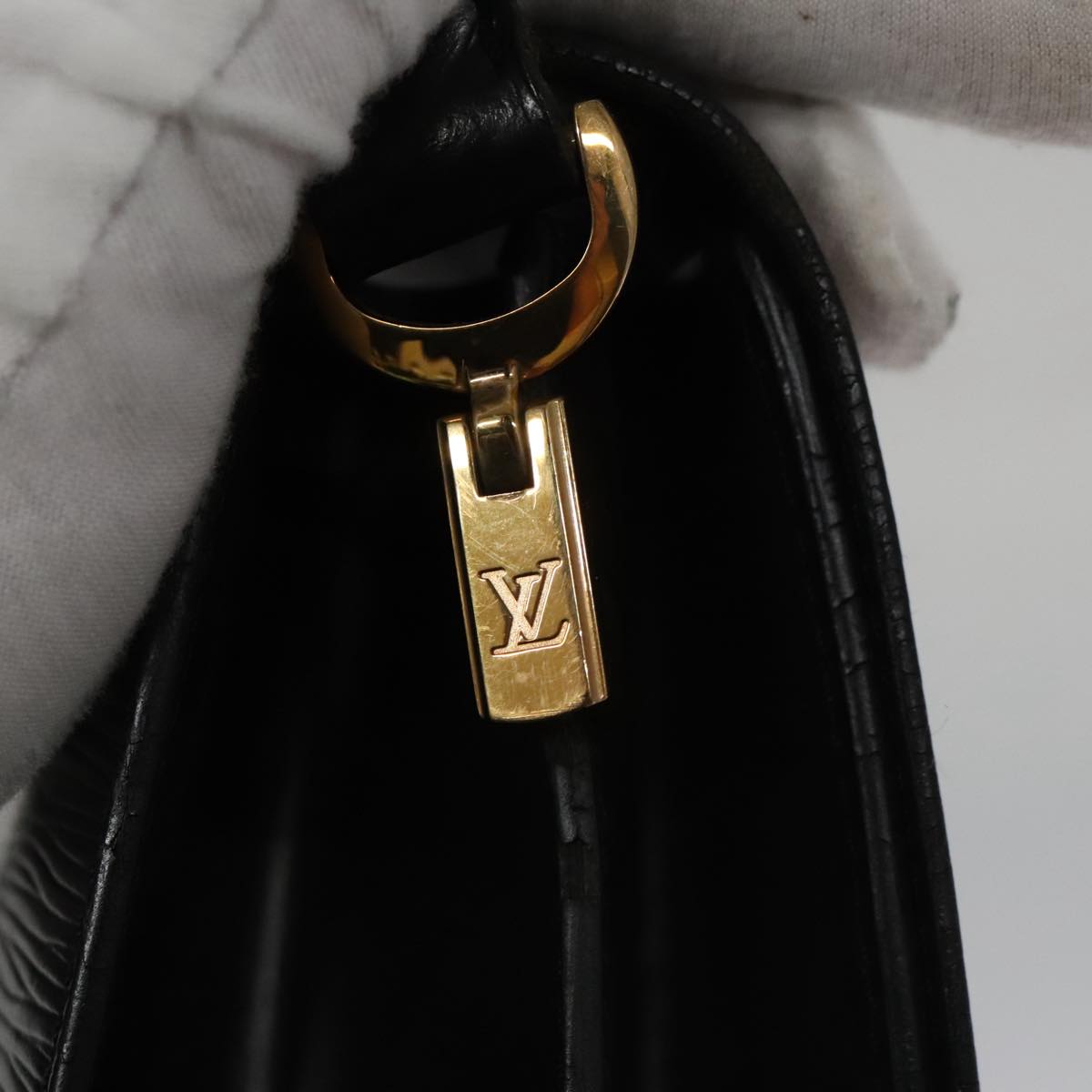 LOUIS VUITTON Epi Free Run Shoulder Bag Black M52402 LV 106127