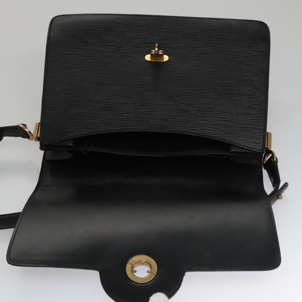 LOUIS VUITTON Epi Free Run Shoulder Bag Black M52402 LV 106127