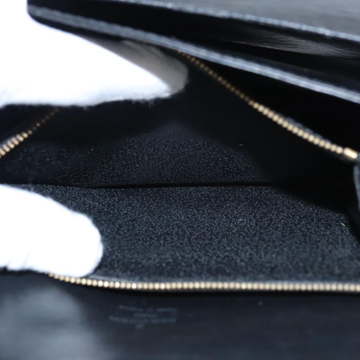 LOUIS VUITTON Epi Free Run Shoulder Bag Black M52402 LV 106127