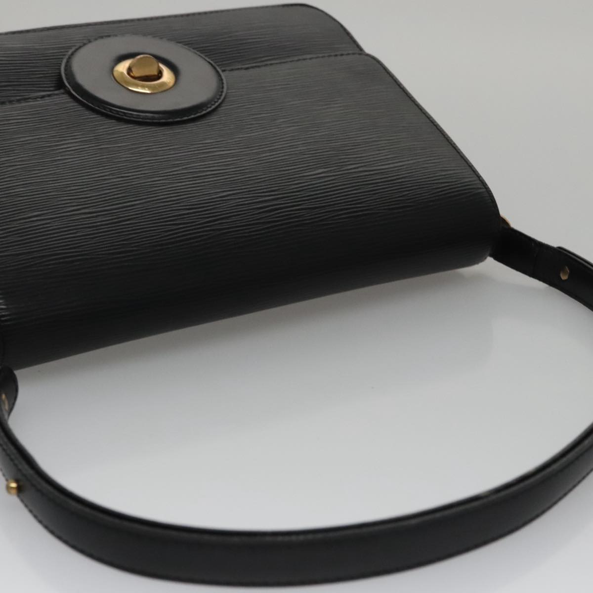 LOUIS VUITTON Epi Free Run Shoulder Bag Black M52402 LV 106127
