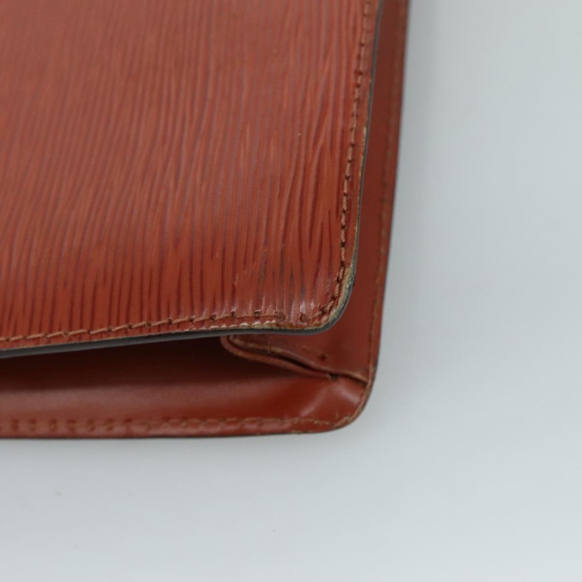 LOUIS VUITTON Epi Serie Dragonne Hand Bag Brown M52618 LV 106365