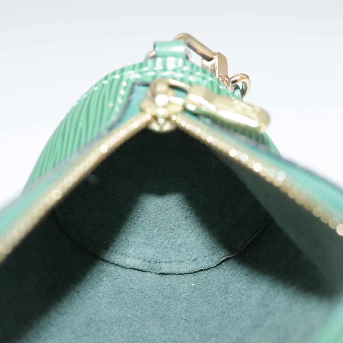 LOUIS VUITTON Epi Soufflot Pouch Green LV 106405