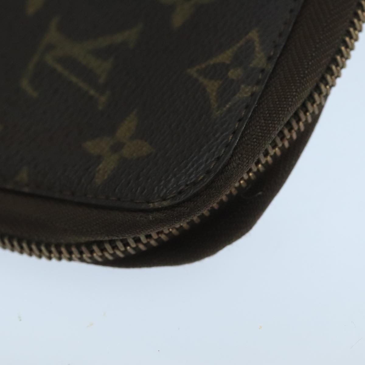 LOUIS VUITTON Monogram Poche Escapade Travel Case M60113 LV 106611