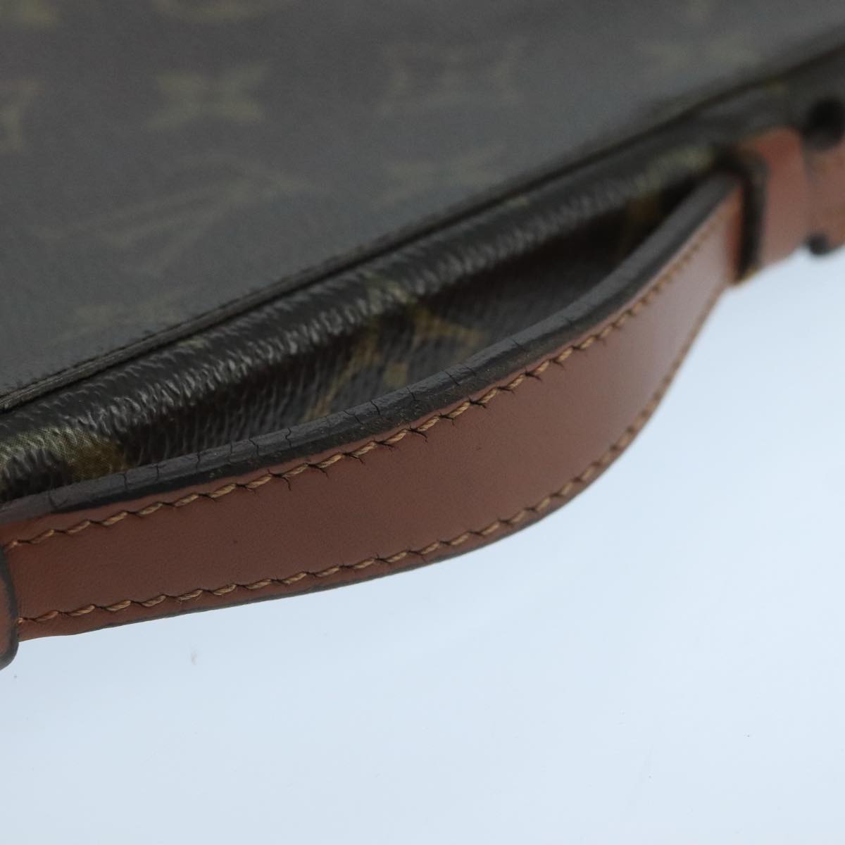 LOUIS VUITTON Monogram Poche Escapade Travel Case M60113 LV 106611