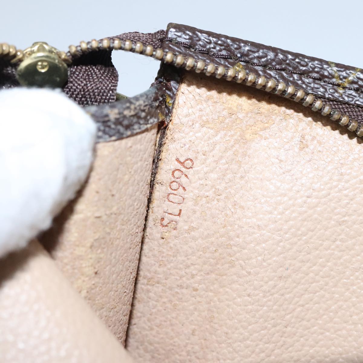 LOUIS VUITTON Monogram Poche Toilette 15 Pouch M47546 LV 106686