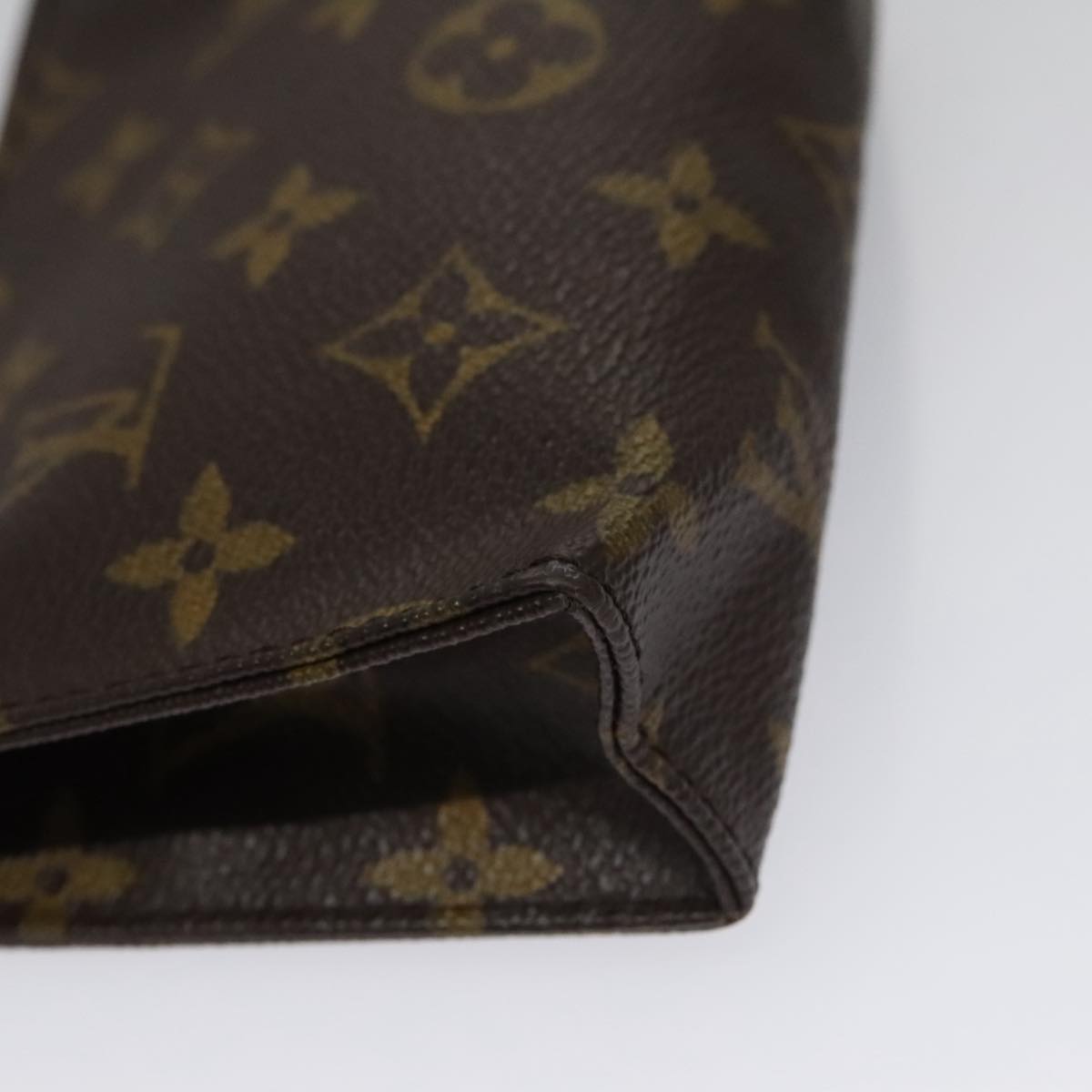 LOUIS VUITTON Monogram Poche Toilette 15 Pouch M47546 LV 106686