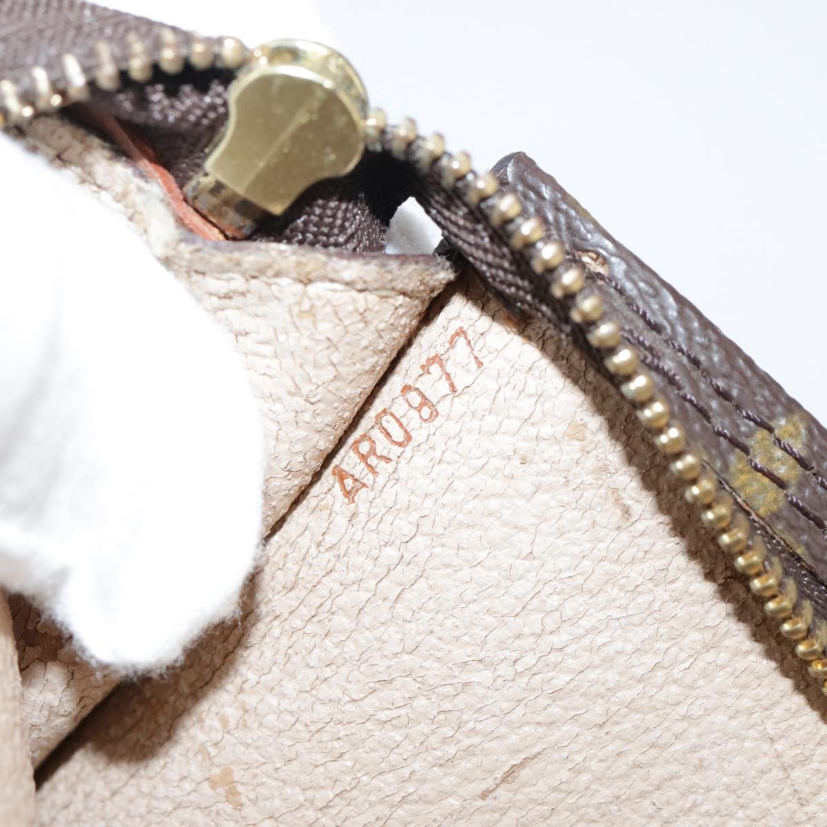 LOUIS VUITTON Monogram Bucket PM Accessory Pouch LV 106687
