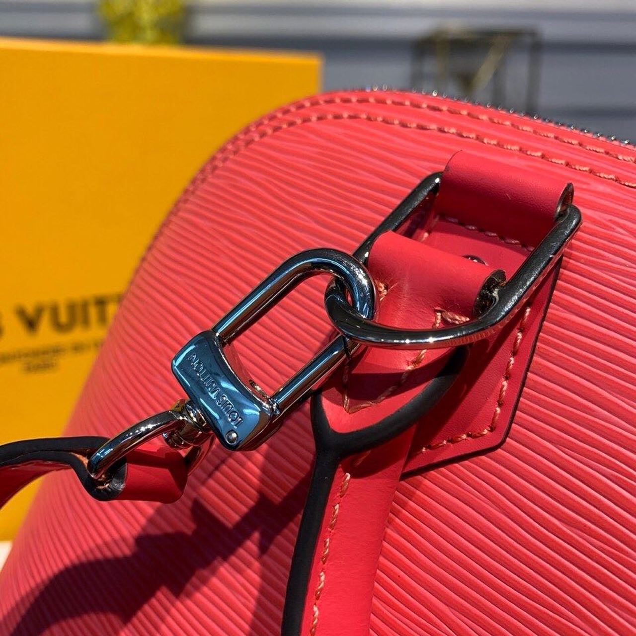 LV Alma PM Epi Hot Pink For Women, WomenÃ¢â‚¬â„¢s Handbags, Shoulder And Crossbody Bags 12.6in/32cm LV