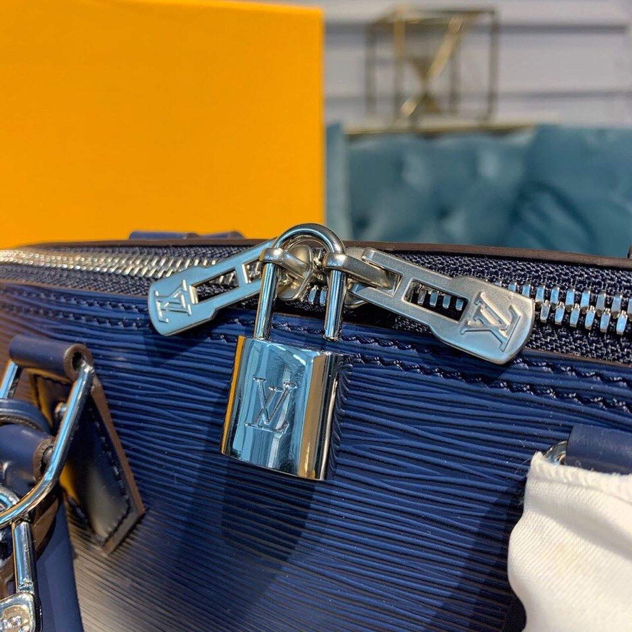 LV Alma PM Epi Navy Blue For Women, WomenÃ¢â‚¬â„¢s Handbags, Shoulder And Crossbody Bags 12.6in/32cm LV