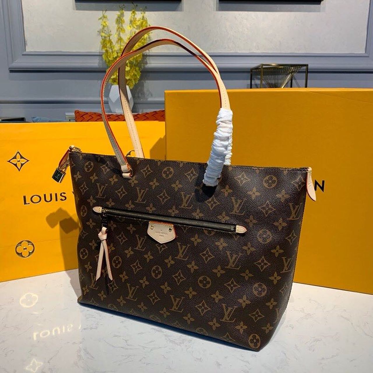 LV Lena MM Monogram Canvas For Women, WomenÃ¢â‚¬â„¢s Handbags, Shoulder Bags 16.5in/42cm LV M42267