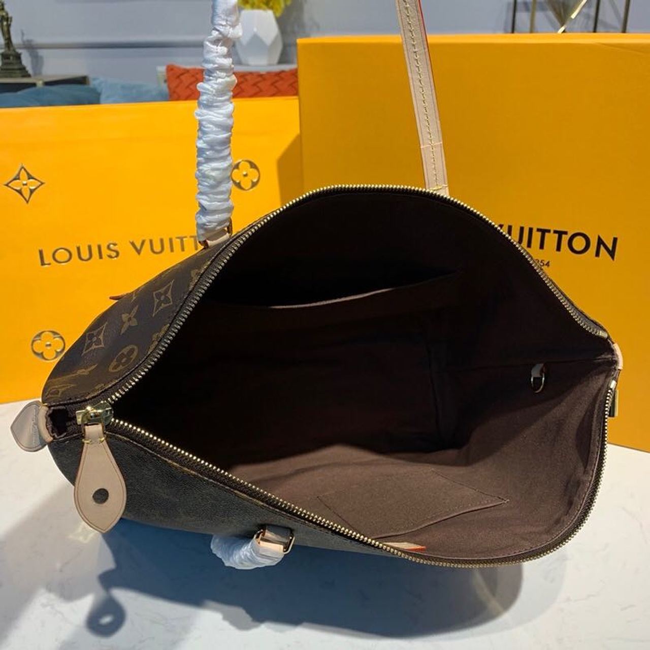 LV Lena MM Monogram Canvas For Women, WomenÃ¢â‚¬â„¢s Handbags, Shoulder Bags 16.5in/42cm LV M42267