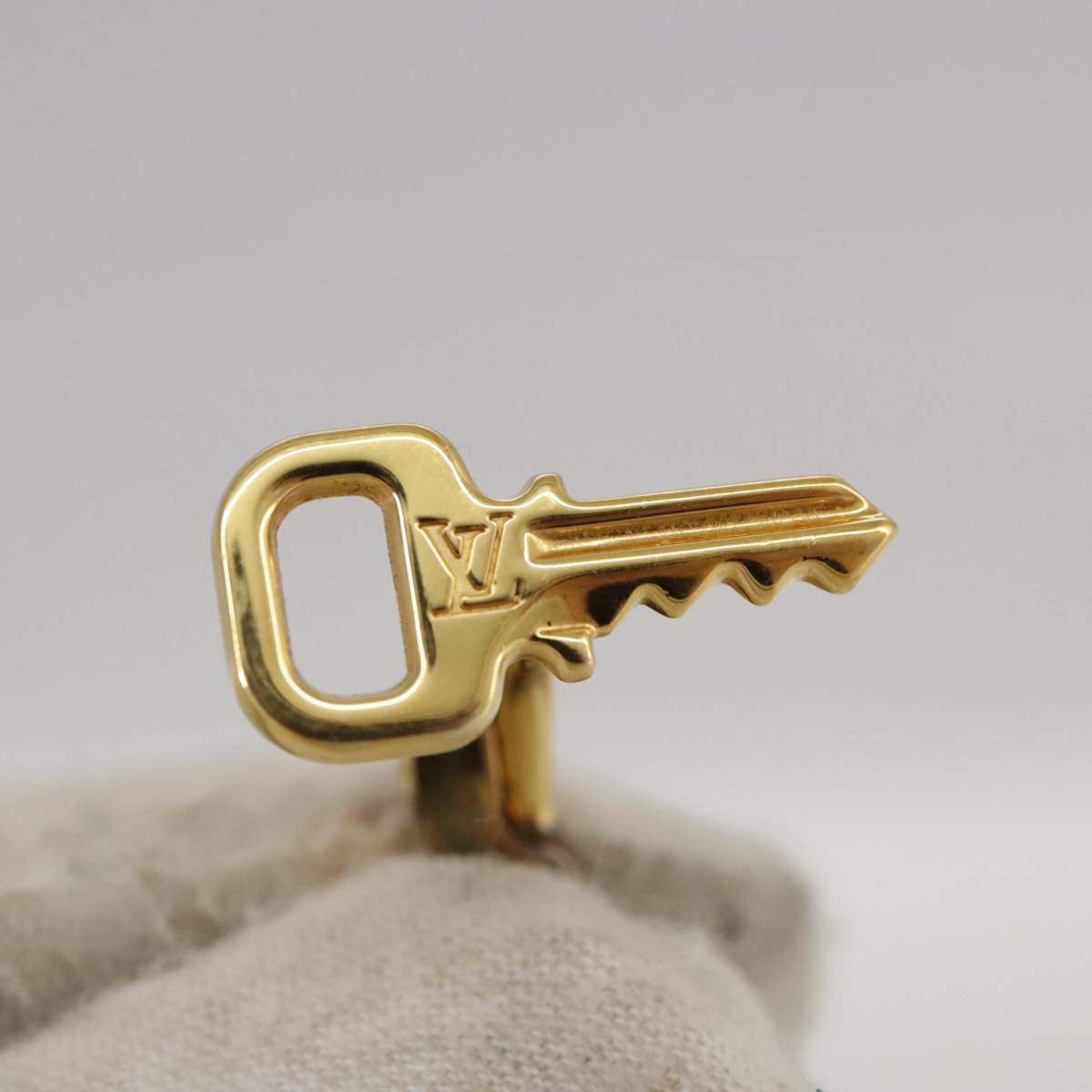 LOUIS VUITTON Bouton De Manchette Cuffs Ag925 Gold LV 107014