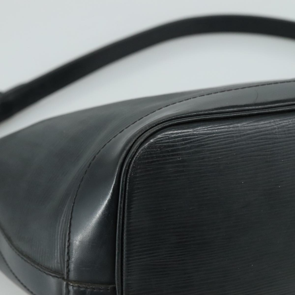 LOUIS VUITTON Epi Noe Shoulder Bag Black M44002 LV 107066