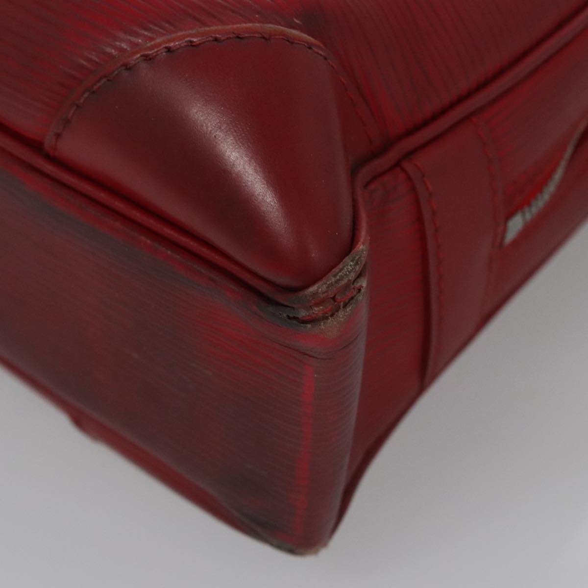 LOUIS VUITTON Epi Vivienne MM Hand Bag Ruby LV 107075