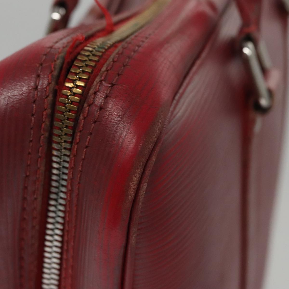 LOUIS VUITTON Epi Vivienne MM Hand Bag Ruby LV 107075