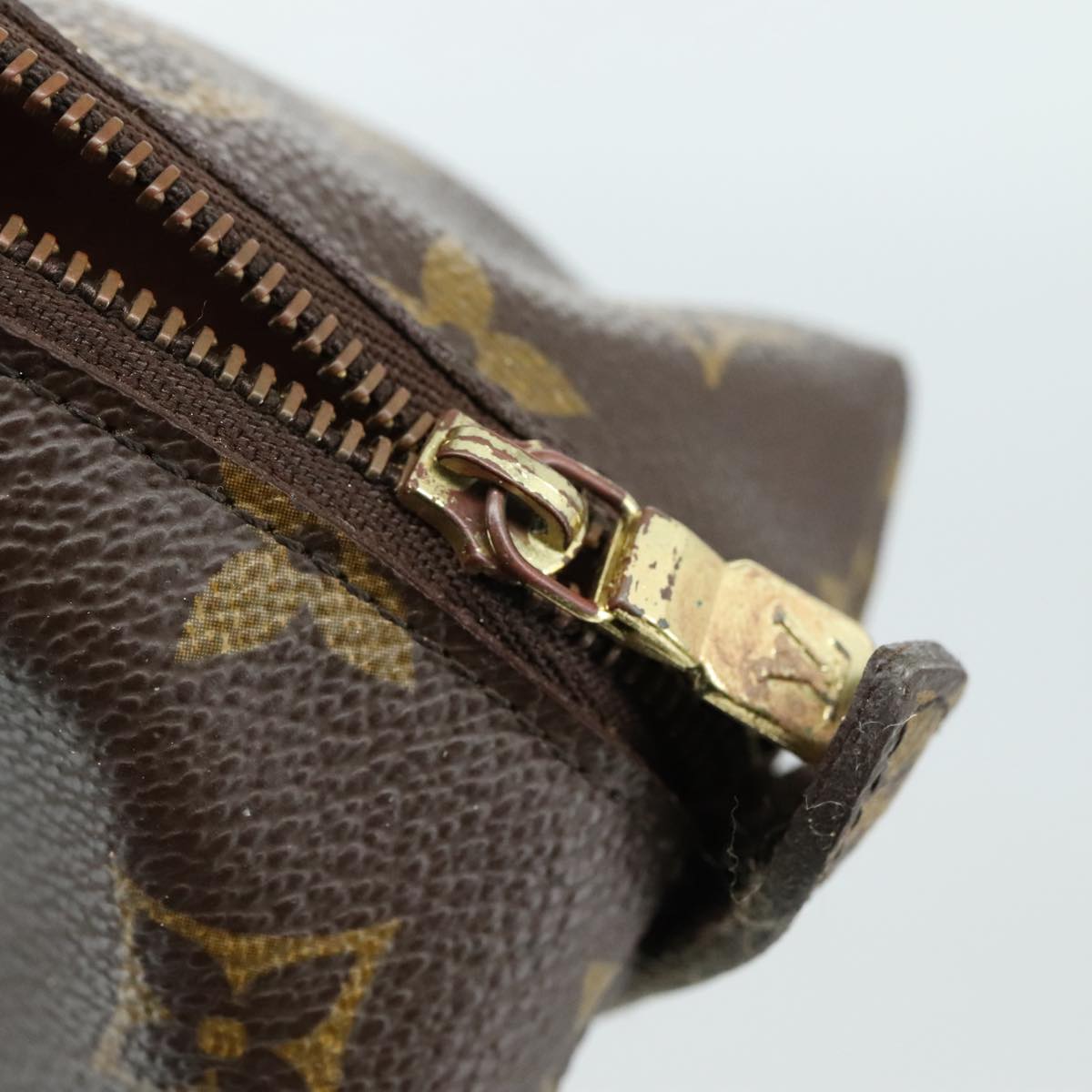 LOUIS VUITTON Monogram Trousse Demi Ronde Cosmetic Pouch M47520 LV 107117
